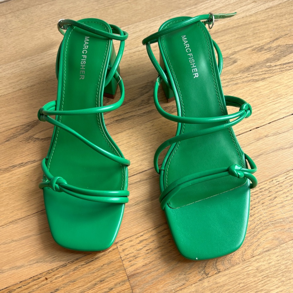 Marc Fisher Green Square-Toe Sandals with Block Heel - Picture 4 of 7